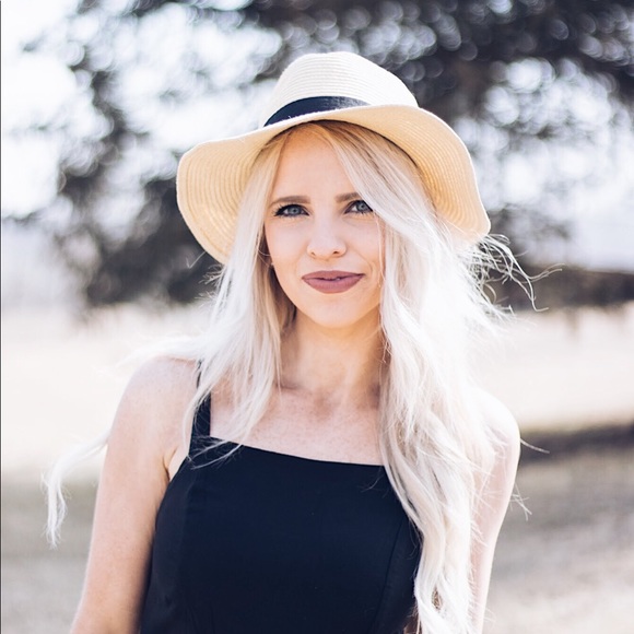 Meet your Posher, Caitlyn - Picture 1 of 1